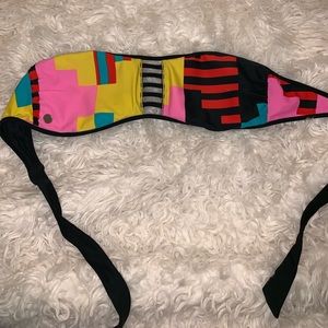 Strapless multi-colored swimsuit top